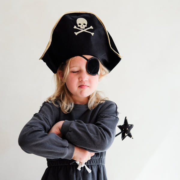 PIRATE DRESS-UP SET