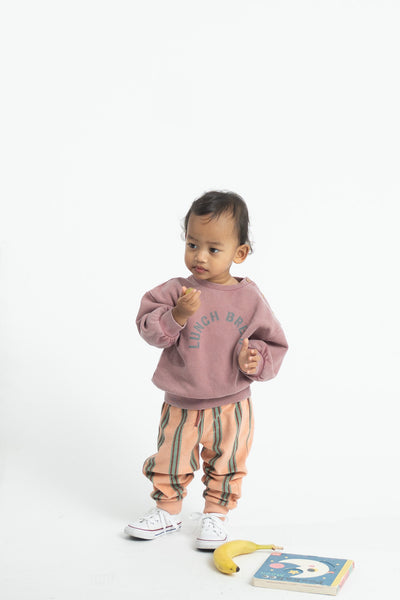 oversized sweatshirt "lunch break" print