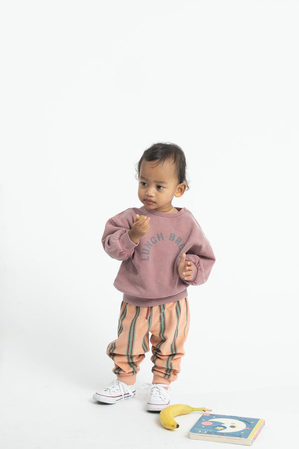 oversized sweatshirt "lunch break" print