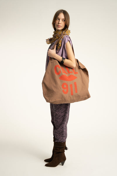 XL bag "call 911" print
