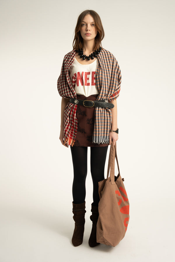 Sleeveless top w/ v-neck "sweet" print