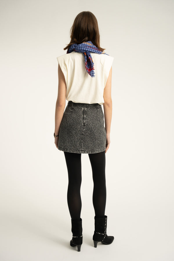 Sleeveless t-shirt w/ shoulder pads "double trouble" print