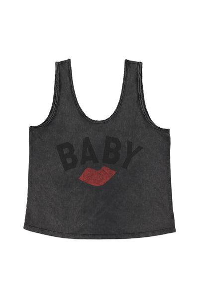 Sleeveless top w/ v-neck red lip print